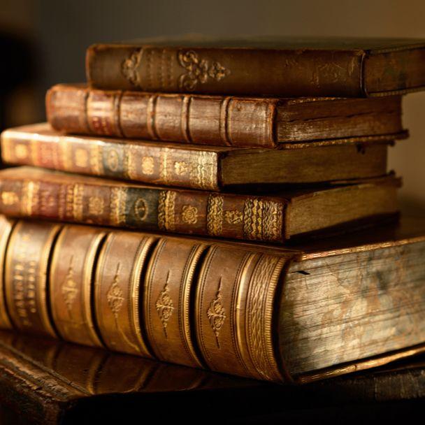How to Sell Vintage Books Online With WeBuyBooks
