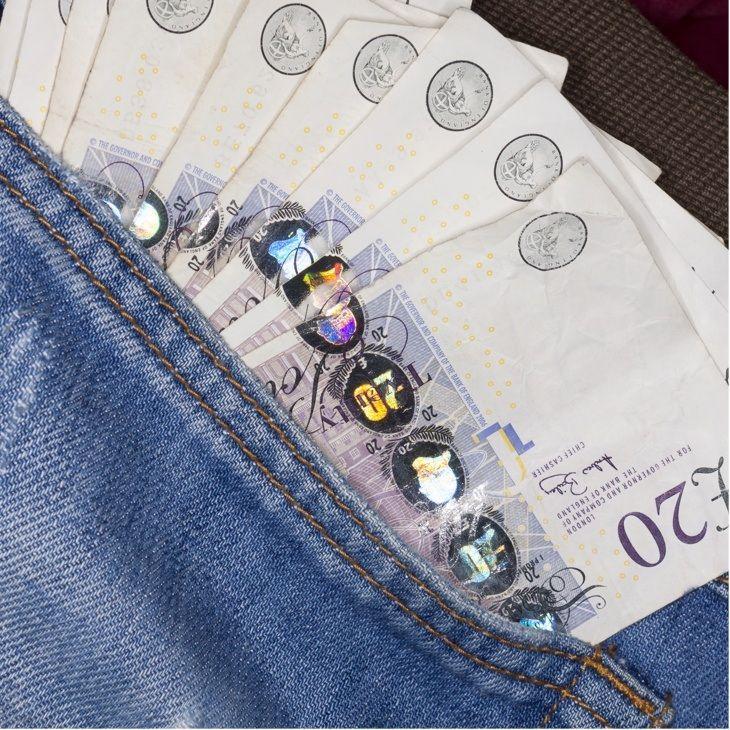 <h3>Break those hoarding habits and hoard cash instead!</h3>
